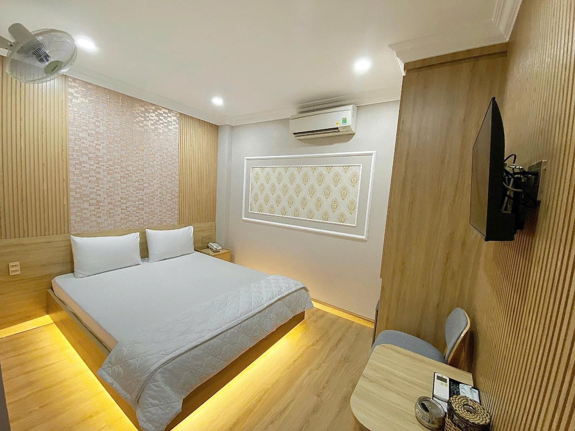 Thanh Binh Premium Hotel Хошимин Екстериор снимка